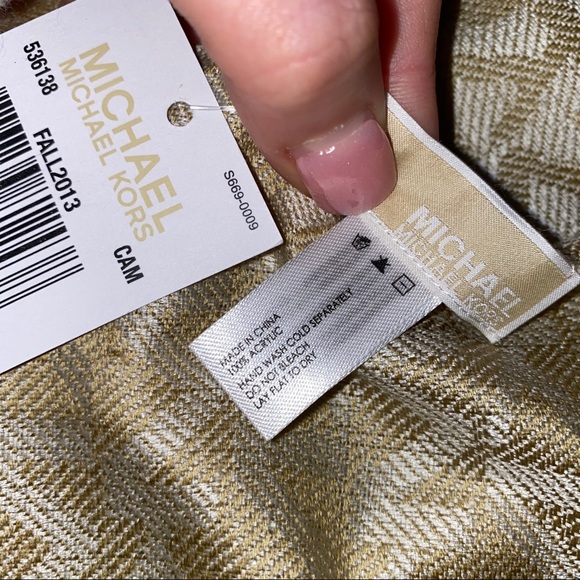 ‼️NWT‼️MICHAEL Michael Kors cream/tan fringe scarf - Picture 2 of 4